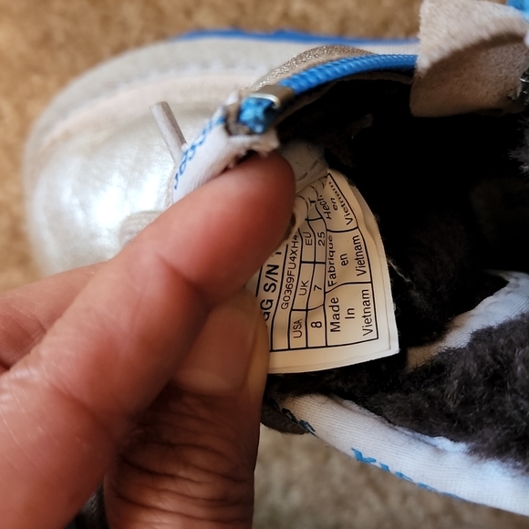 UGG Kids Kisses Neumel Zipper Boots - Picture 12 of 12